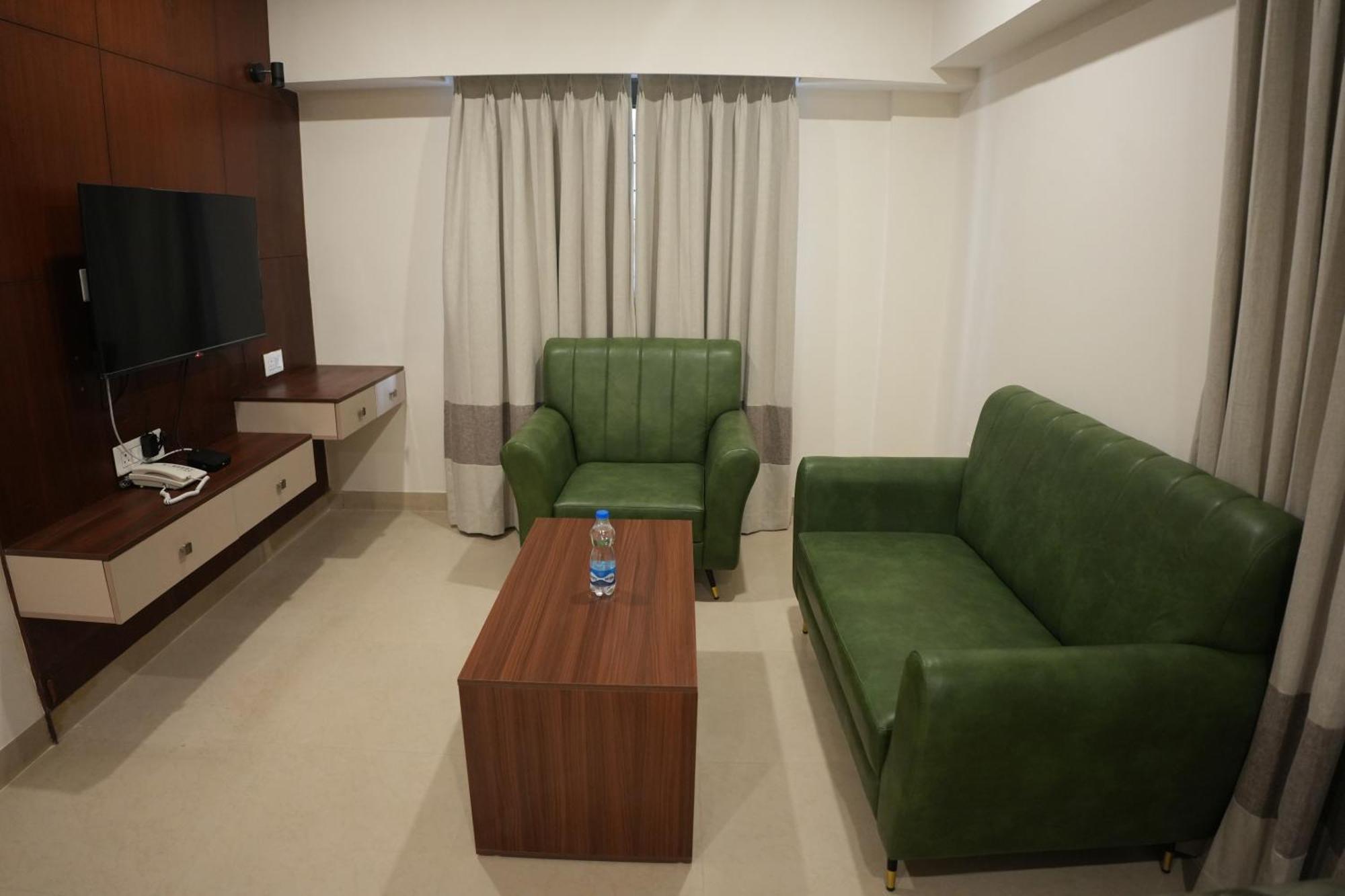 Ak Castle Suites Bangalore Eksteriør bilde