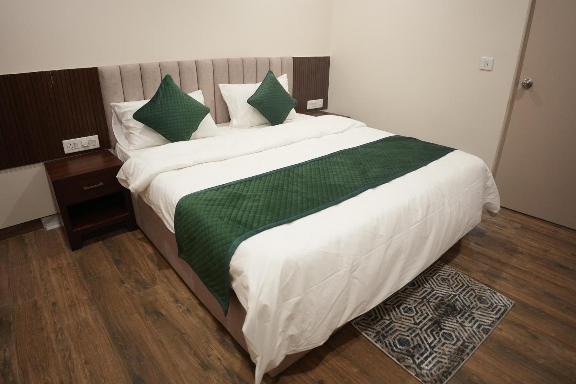 Ak Castle Suites Bangalore Eksteriør bilde