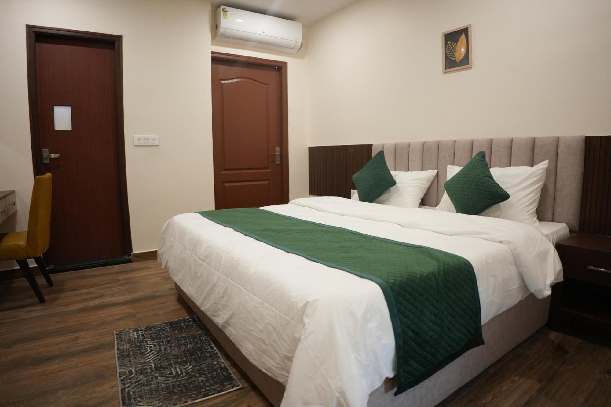 Ak Castle Suites Bangalore Eksteriør bilde